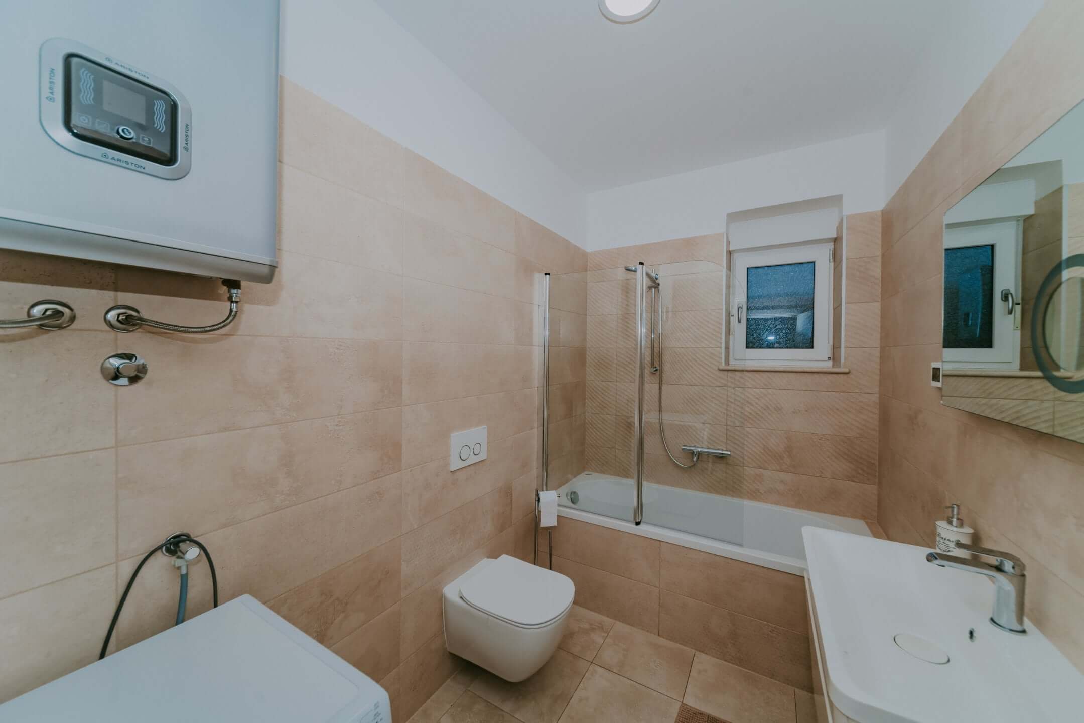 Fažana | Apartmanska kuća s bazenom i pogledom na more