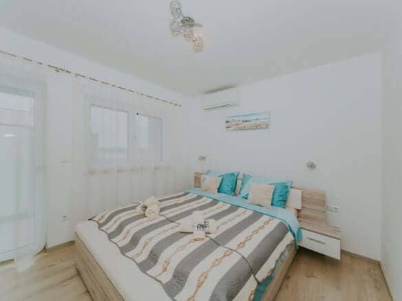 Fažana | Apartmanska kuća s bazenom i pogledom na more