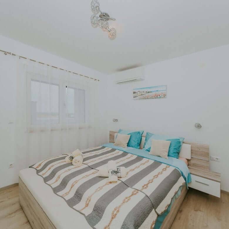 Fažana | Apartmanska kuća s bazenom i pogledom na more