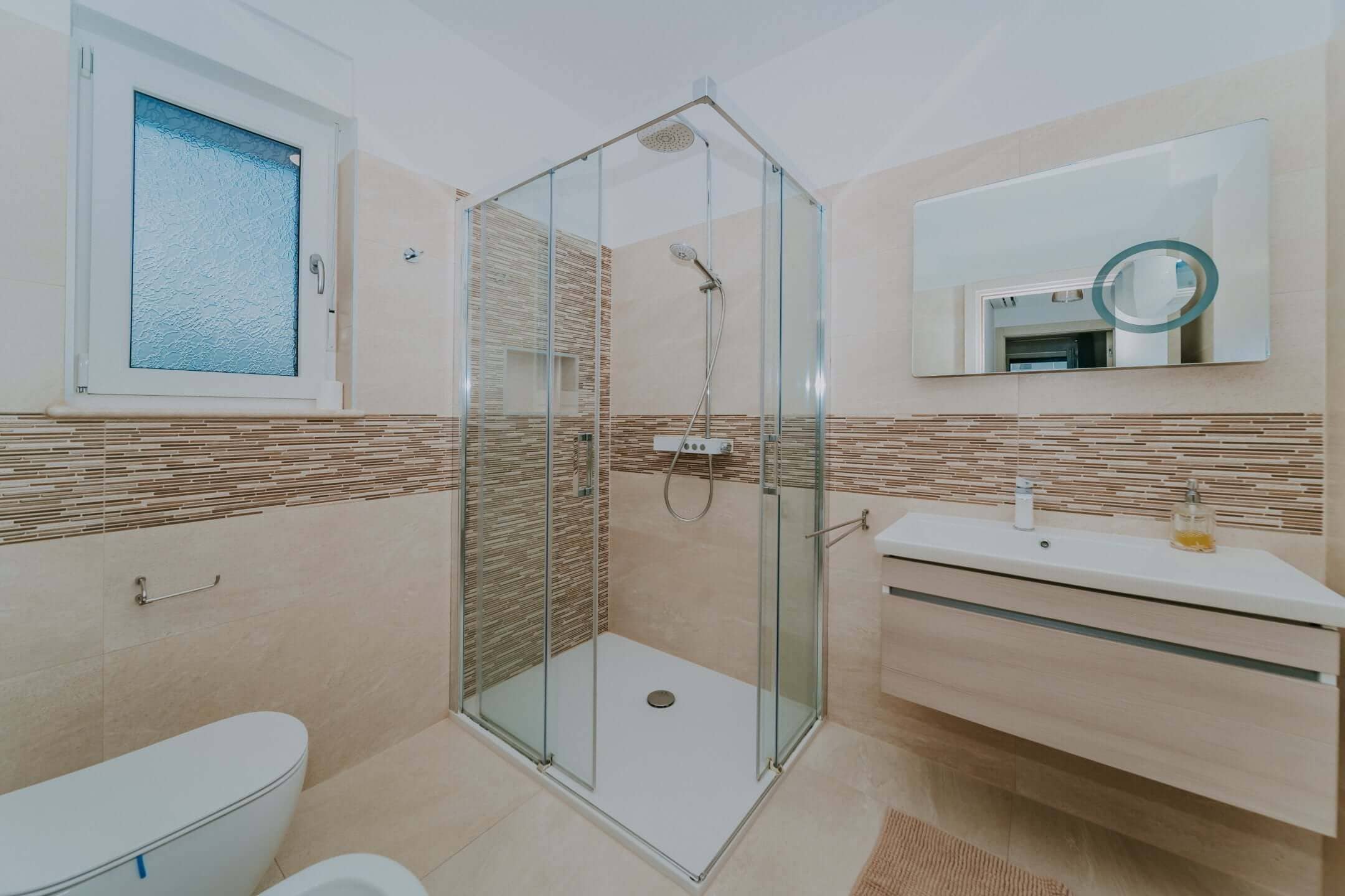 Fažana | Apartmanska kuća s bazenom i pogledom na more