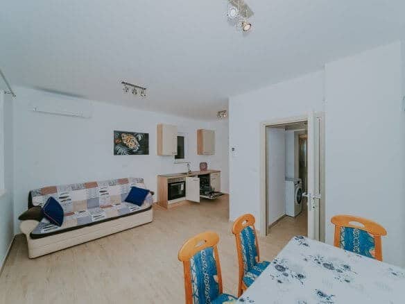 Fažana | Apartmanska kuća s bazenom i pogledom na more