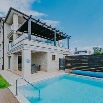 Fažana | Apartmanska kuća s bazenom i pogledom na more