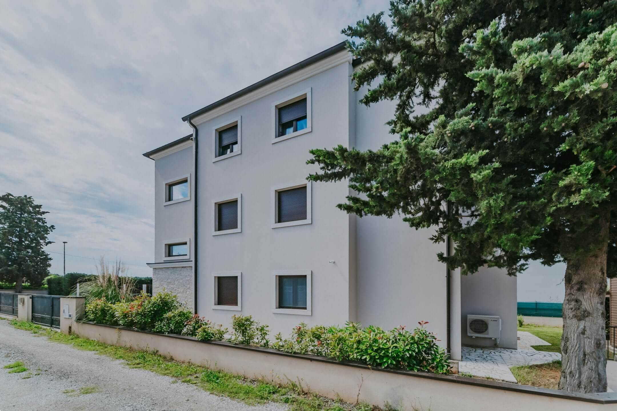 Fažana | Apartmajska hiša z bazenom in pogledom na morje