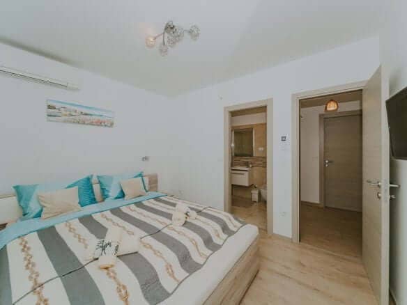 Fažana | Apartmanska kuća s bazenom i pogledom na more