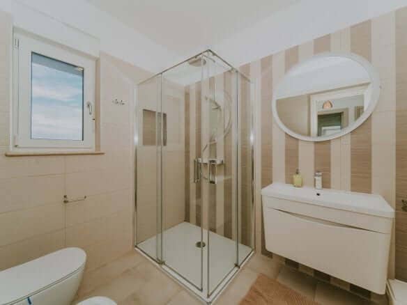 Fažana | Apartmanska kuća s bazenom i pogledom na more