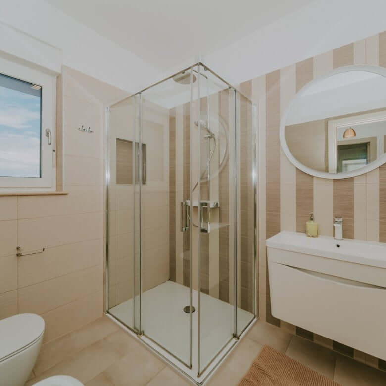 Fažana | Apartmajska hiša z bazenom in pogledom na morje