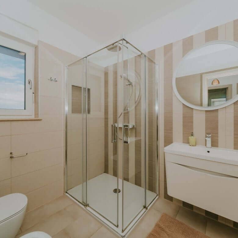 Fažana | Apartmanska kuća s bazenom i pogledom na more