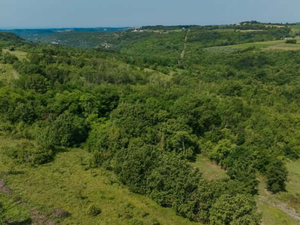 Krasica okolica | Samotna ruševina s čudovitim razgledom