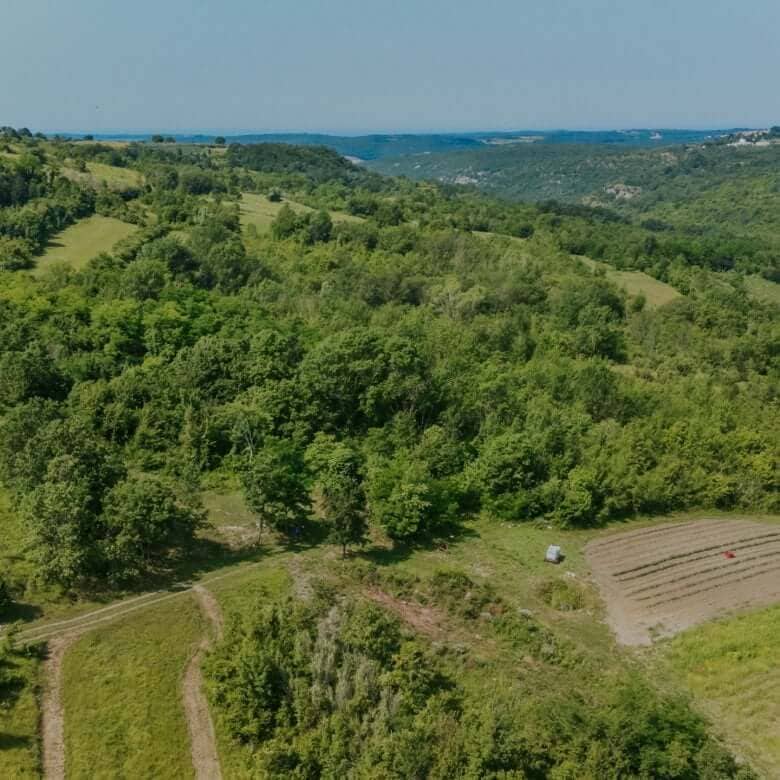 Krasica okolica | Samotna ruševina s čudovitim razgledom