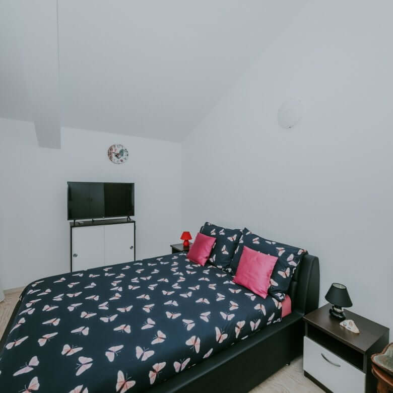 Pula | Banjole | Two-story apartment on the ground floor 350m from the sea