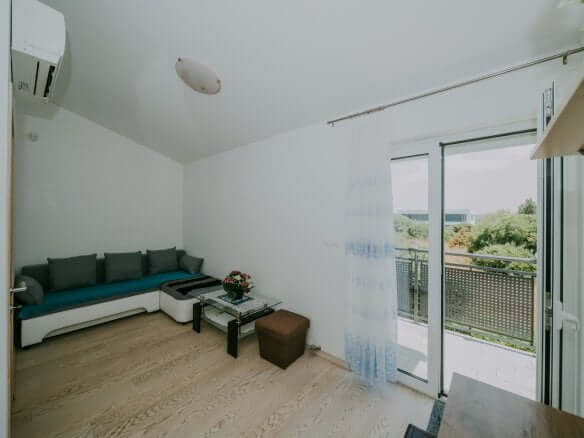 Pula | Banjole | Two-story apartment on the ground floor 350m from the sea