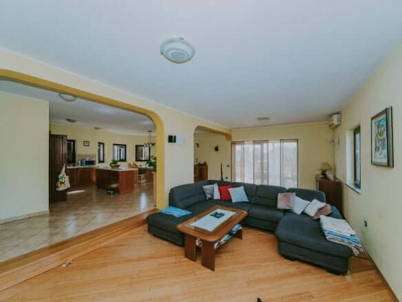 Pula | Galižana | Samostojna enonadstropna hiša na samem