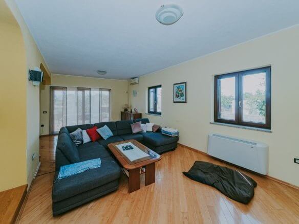 Pula | Galižana | Samostojna enonadstropna hiša na samem