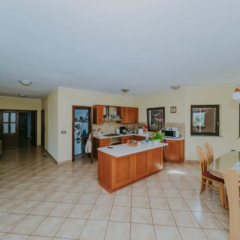 Pula | Galižana | Samostojna enonadstropna hiša na samem