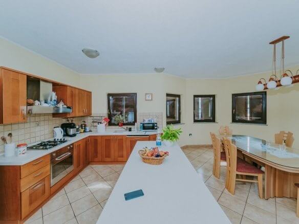 Pula | Galižana | Samostojna enonadstropna hiša na samem