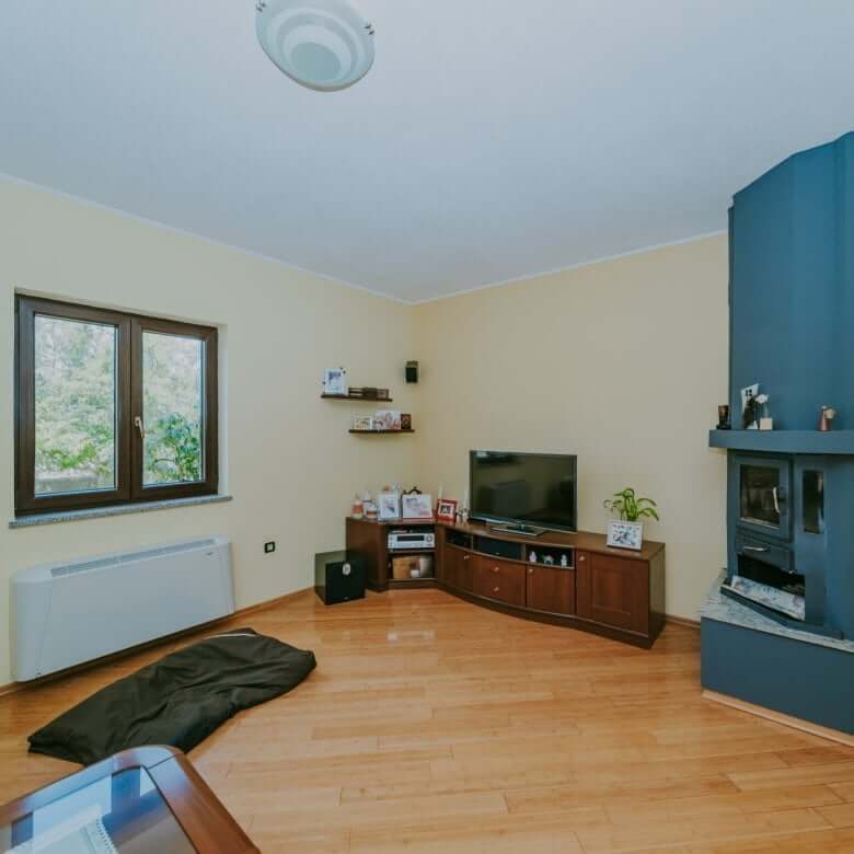 Pula | Galižana | Samostojna enonadstropna hiša na samem