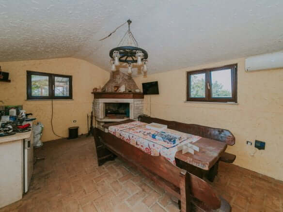 Pula | Galižana | Samostojna enonadstropna hiša na samem