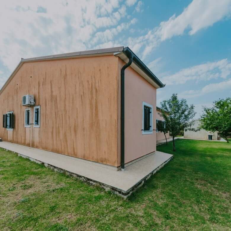 Pula | Galižana | Samostojna enonadstropna hiša na samem