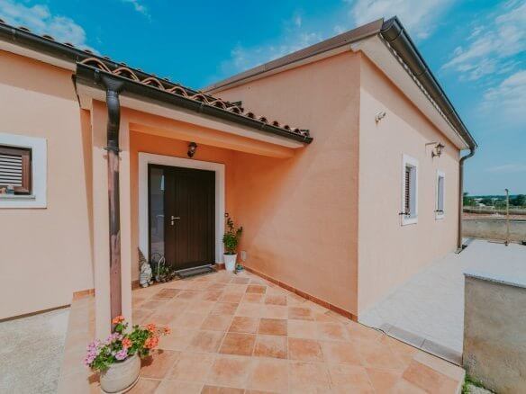 Pula | Galižana | Samostojna enonadstropna hiša na samem