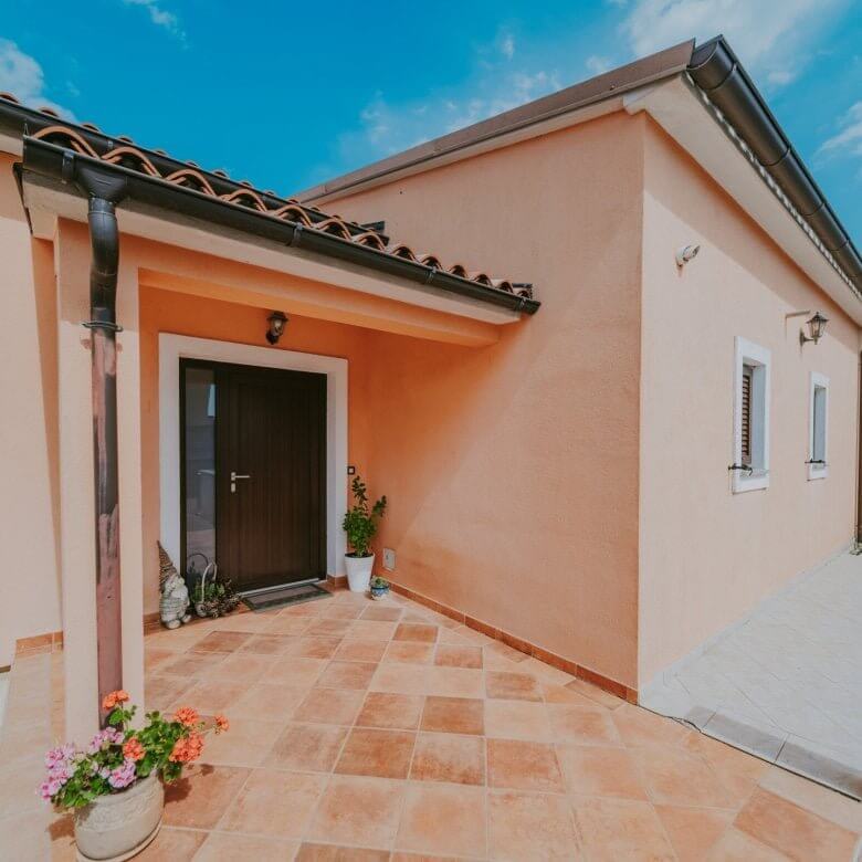 Pula | Galižana | Samostojna enonadstropna hiša na samem