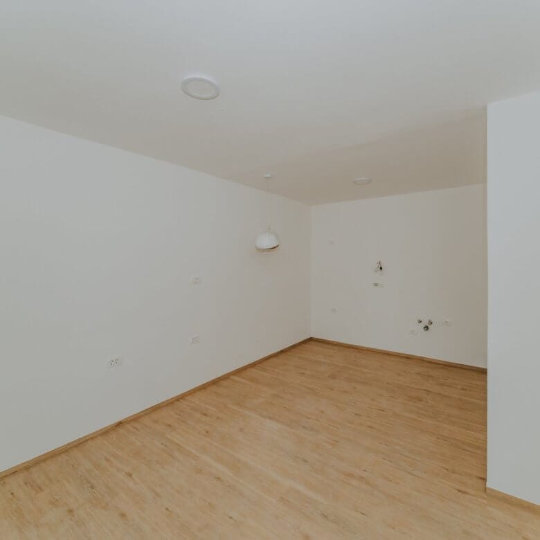 Zambratija | Apartma v pritličju z vrtom