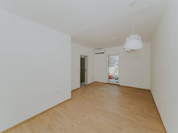 Zambratija | Apartma v pritličju z vrtom