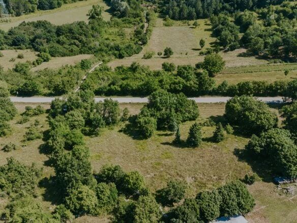 Buje okolica | Zazidljivo zemljišče na odlični lokaciji