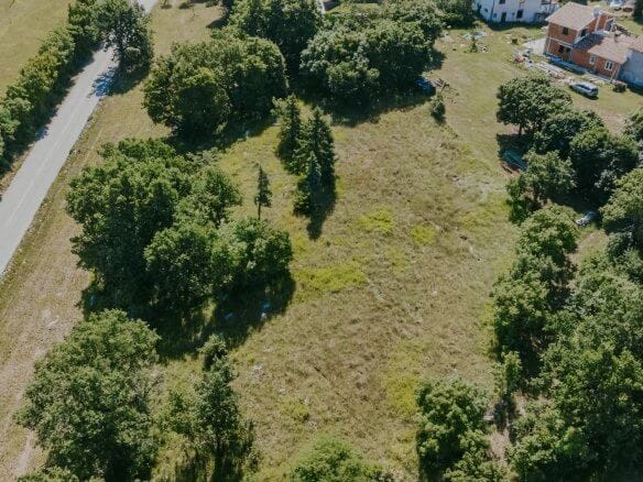 Buje okolica | Zazidljivo zemljišče na odlični lokaciji