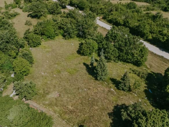 Buje surroundings | Building land in an excellent position
