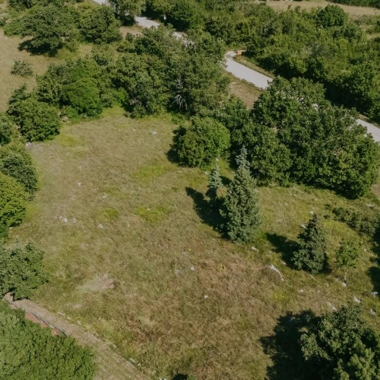 Buje surroundings | Building land in an excellent position