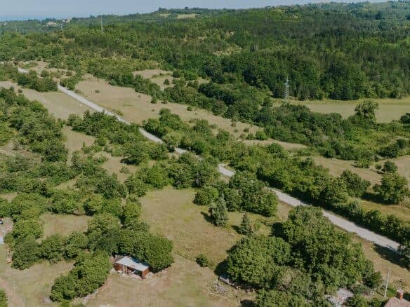 Buje surroundings | Building land in an excellent position