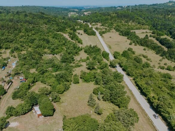 Buje okolica | Zazidljivo zemljišče na odlični lokaciji