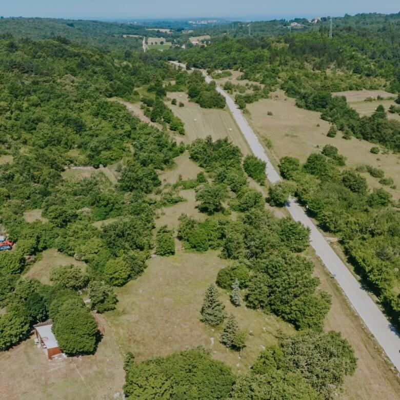 Buje okolica | Zazidljivo zemljišče na odlični lokaciji