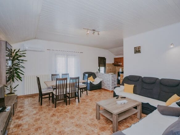 Buje okolica | Posest na samem z velikim potencijalom