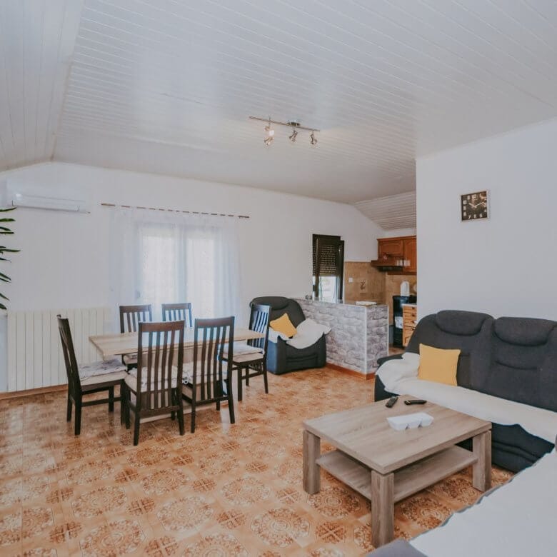 Buje okolica | Posest na samem z velikim potencijalom