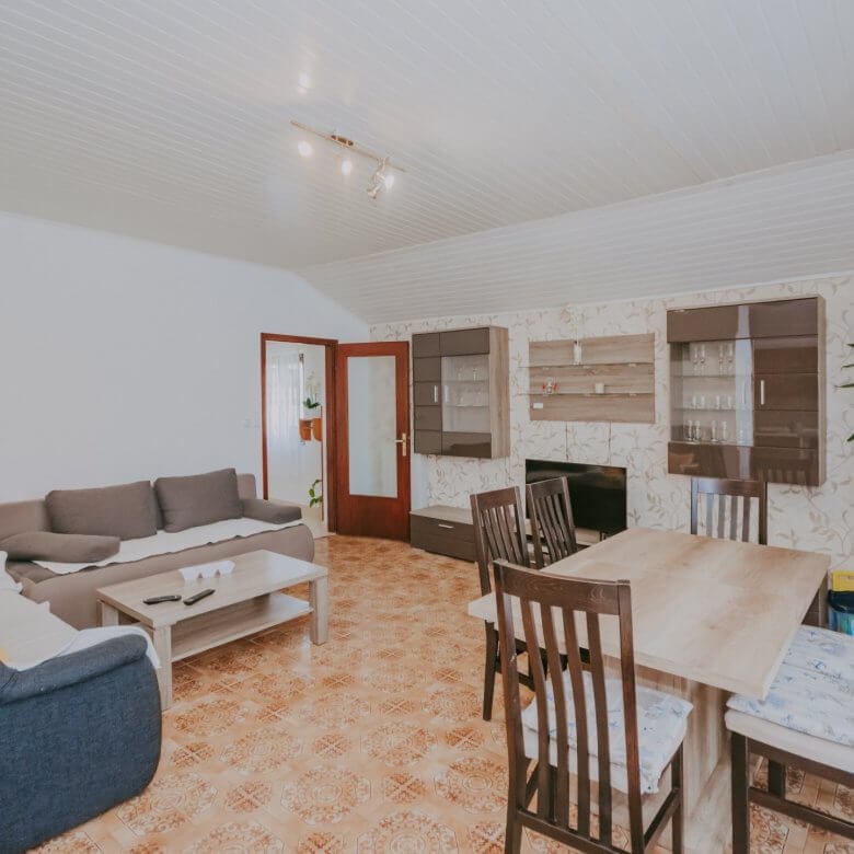 Buje okolica | Posest na samem z velikim potencijalom