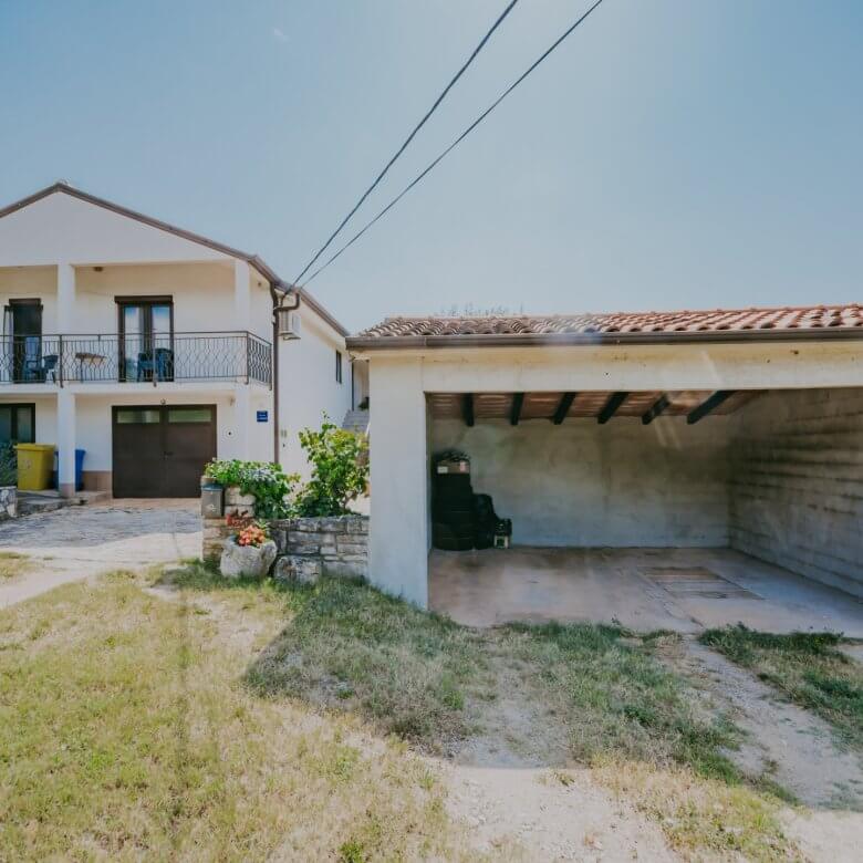 Buje okolica | Posest na samem z velikim potencijalom