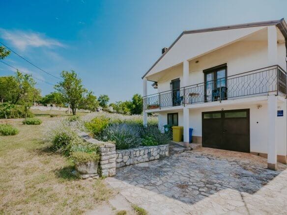 Buje okolica | Posest na samem z velikim potencijalom