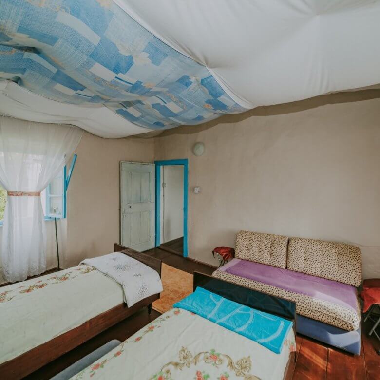 окрестности Штерны | Рядный каменный дом в уединенном районе с потенциалом