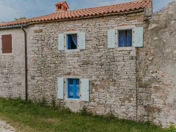 Šterna surroundings | Terraced stone house in a secluded area with potential