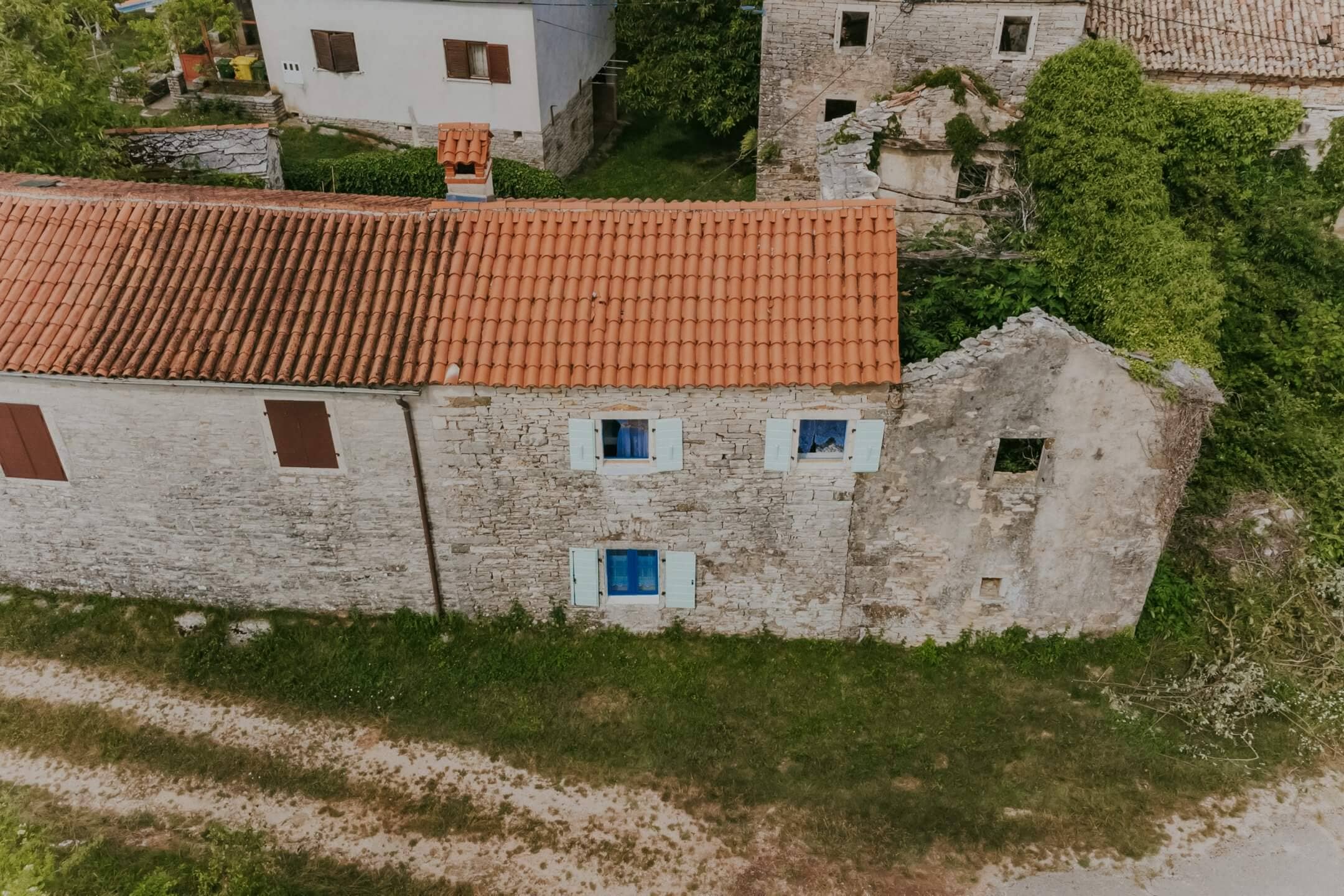 Šterna surroundings | Terraced stone house in a secluded area with potential