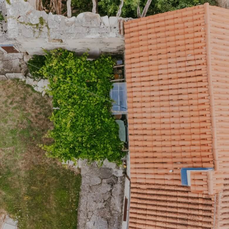 окрестности Штерны | Рядный каменный дом в уединенном районе с потенциалом