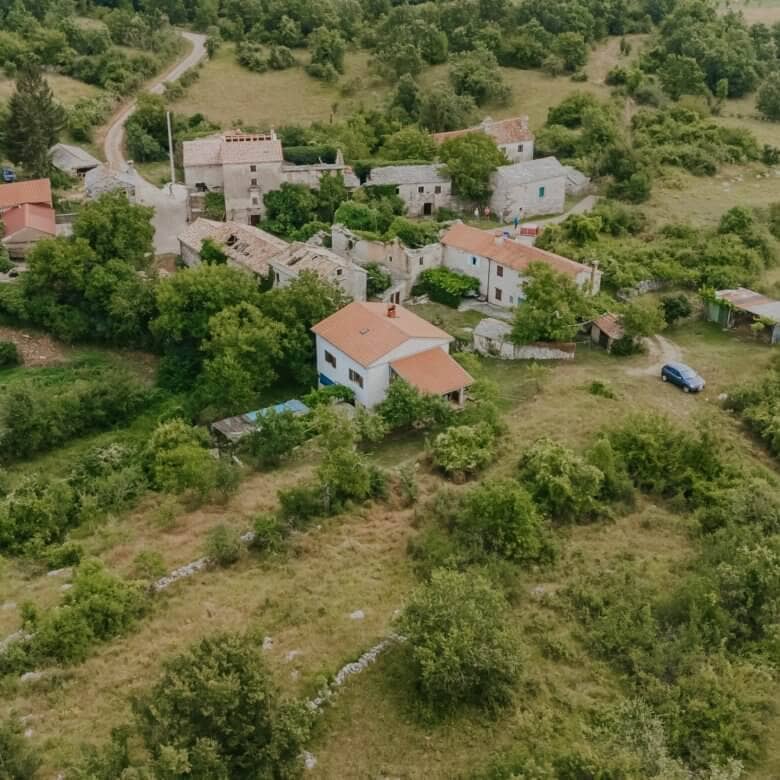 Šterna surroundings | Terraced stone house in a secluded area with potential