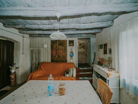 окрестности Штерны | Рядный каменный дом в уединенном районе с потенциалом