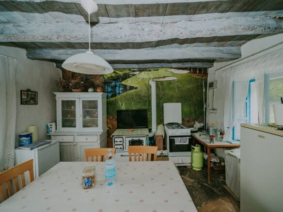 окрестности Штерны | Рядный каменный дом в уединенном районе с потенциалом