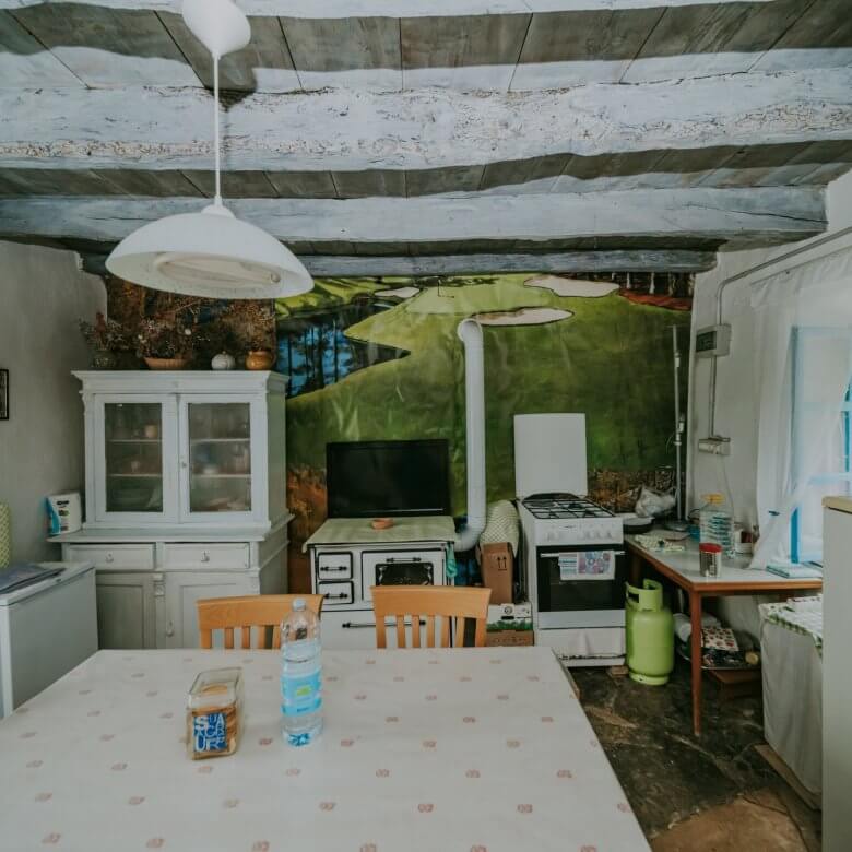 окрестности Штерны | Рядный каменный дом в уединенном районе с потенциалом