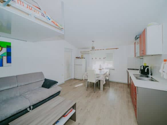 Karigador | Studio Apartment near the sea and the beach