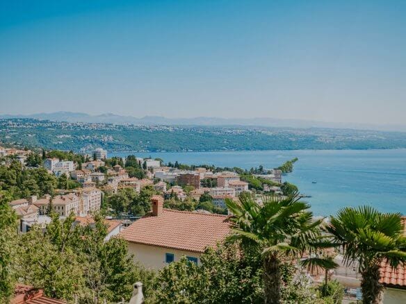 Opatija | Novi dizajnerski stan s pogledom na more