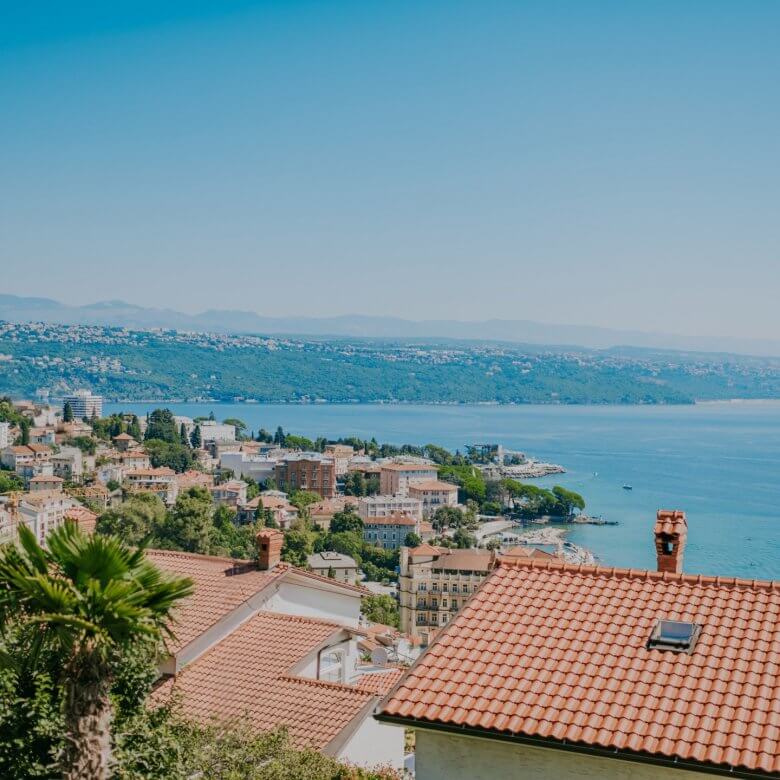 Opatija | Novi dizajnerski stan s pogledom na more