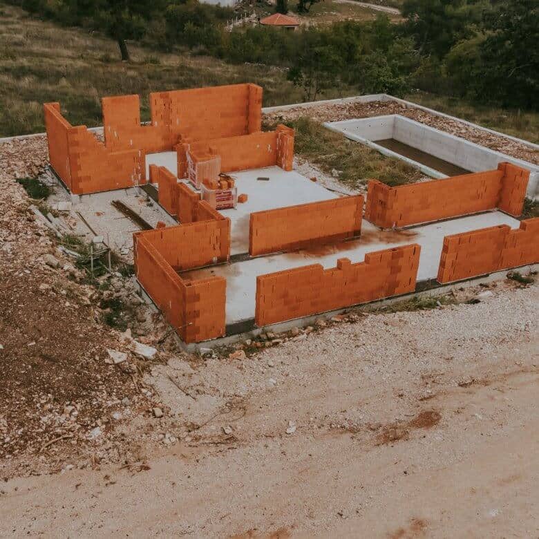kastel buje casa su un piano di nuova costruzione con piscina in ottima posizione